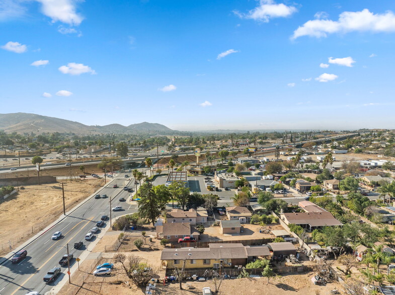 3629 Valley Way, Riverside, CA en venta - Foto del edificio - Imagen 2 de 29