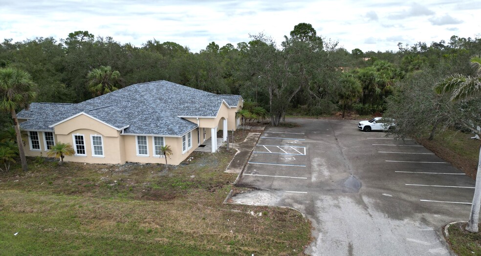 17880 Toledo Blade Blvd, Port Charlotte, FL en venta - Foto del edificio - Imagen 2 de 17