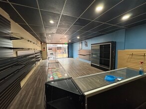 15928 Ventura Blvd, Encino, CA en alquiler Foto del edificio- Imagen 2 de 4