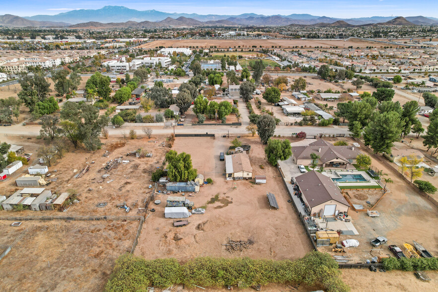 30645 Old Windmill Rd, Menifee, CA en venta - Foto principal - Imagen 1 de 12