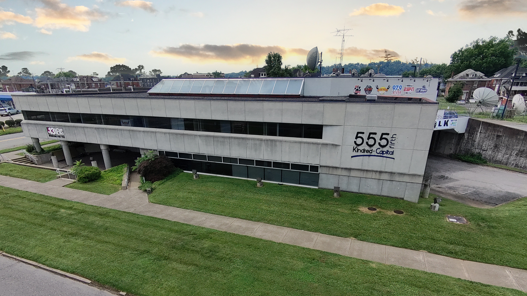 555 5th Ave, Huntington, WV en alquiler Foto del edificio- Imagen 1 de 13