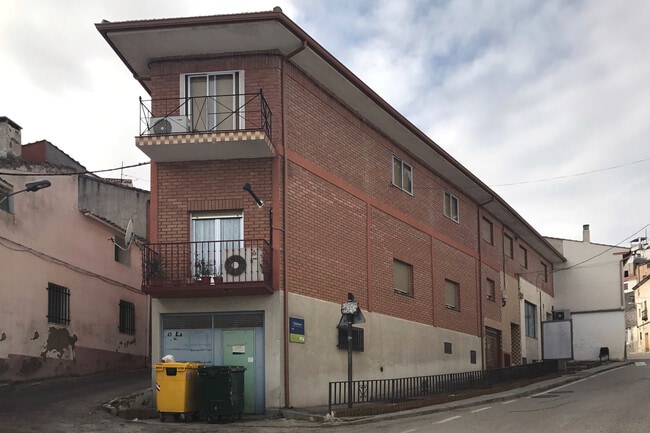 Más detalles de Avenida del Generalísimo, 15, Valdelaguna - Edificio residencial​ en venta