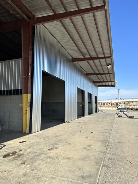 561 N American St, Shafter, CA en alquiler - Foto principal - Imagen 1 de 3