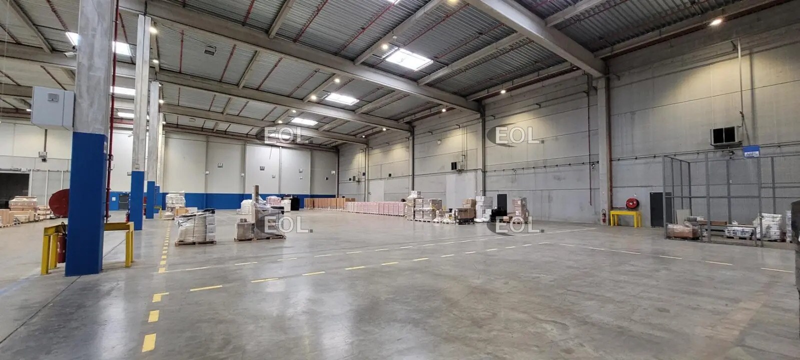 Nave en Pusignan en alquiler Foto del interior- Imagen 1 de 4