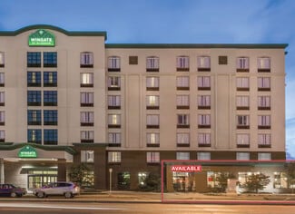 Más detalles de 1700 Broad St, Regina, SK - Local en alquiler