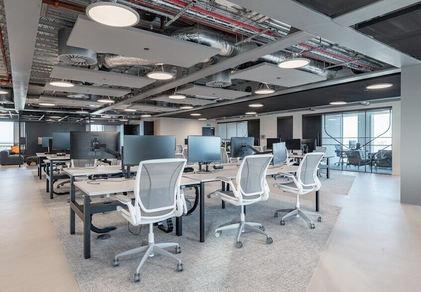 103-105 Bunhill Row, London en alquiler - Foto del edificio - Imagen 2 de 79