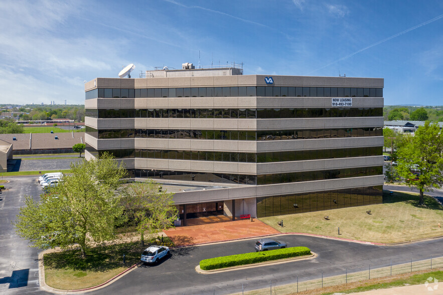 10159 E 11th St, Tulsa, OK en alquiler - Foto del edificio - Imagen 1 de 9