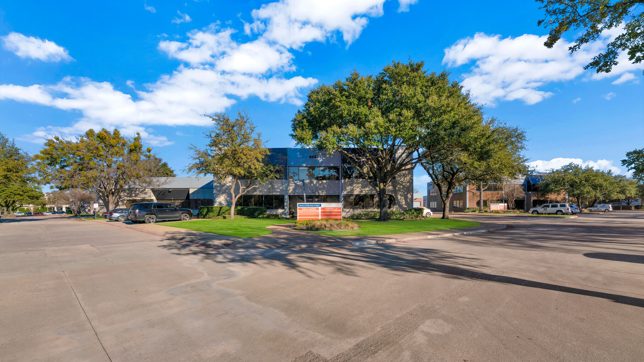 8402 Sterling St, Irving, TX en alquiler Foto del edificio- Imagen 1 de 7