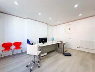 Más detalles de 71A Bethcar St, Ebbw Vale - Oficina en alquiler