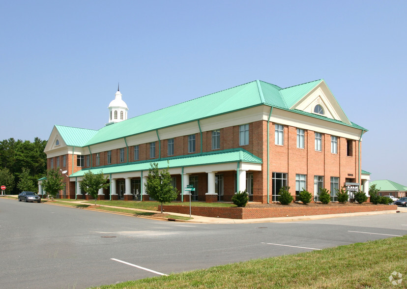 15905 Brookway Dr, Huntersville, NC en alquiler - Foto del edificio - Imagen 2 de 19