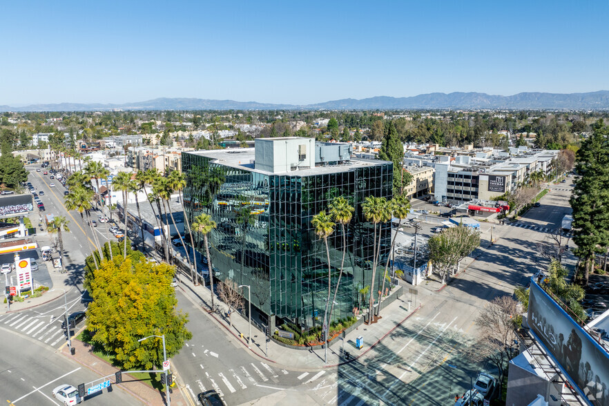 12001 Ventura Pl, Studio City, CA en alquiler - Foto del edificio - Imagen 3 de 8