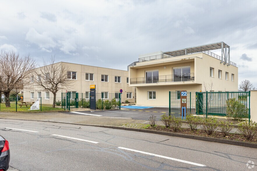 22 Rue Du 35Eme Regiment D'Aviation, Bron en venta - Foto principal - Imagen 1 de 2