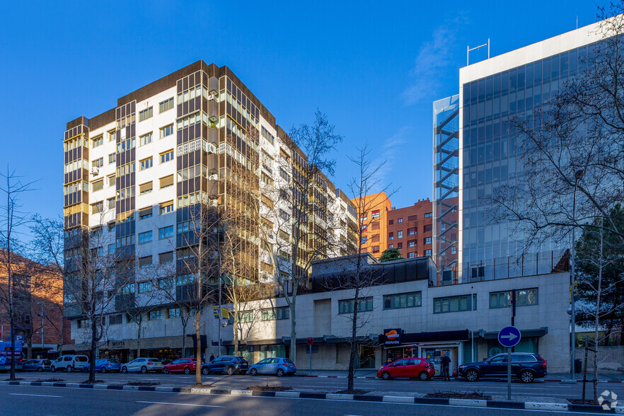 Edificios residenciales en Madrid, MAD en venta - Foto del edificio - Imagen 2 de 2