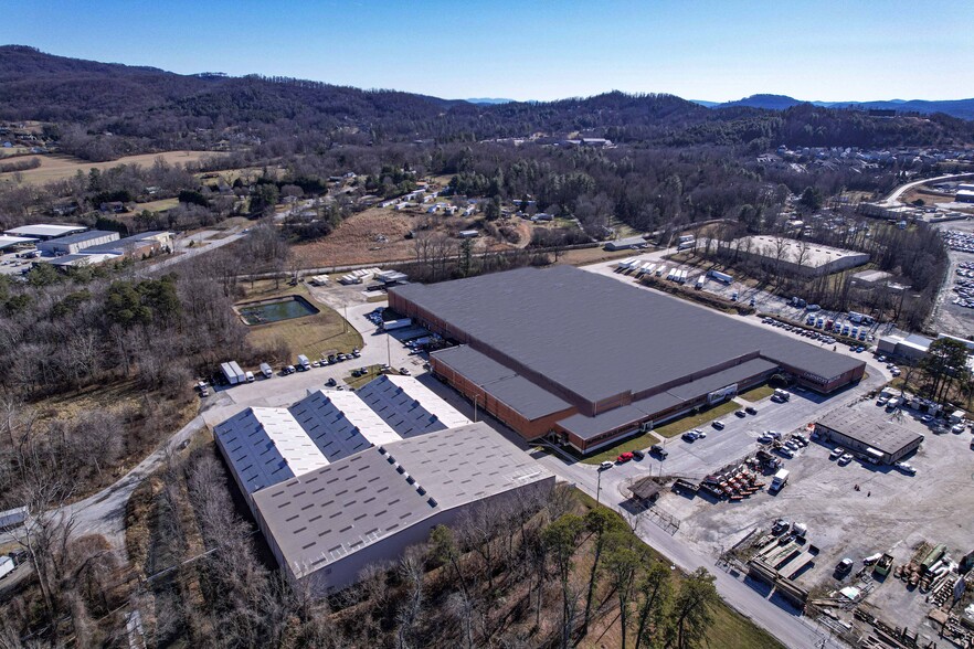 4600 Hendersonville Rd, Fletcher, NC en alquiler - Foto del edificio - Imagen 2 de 3