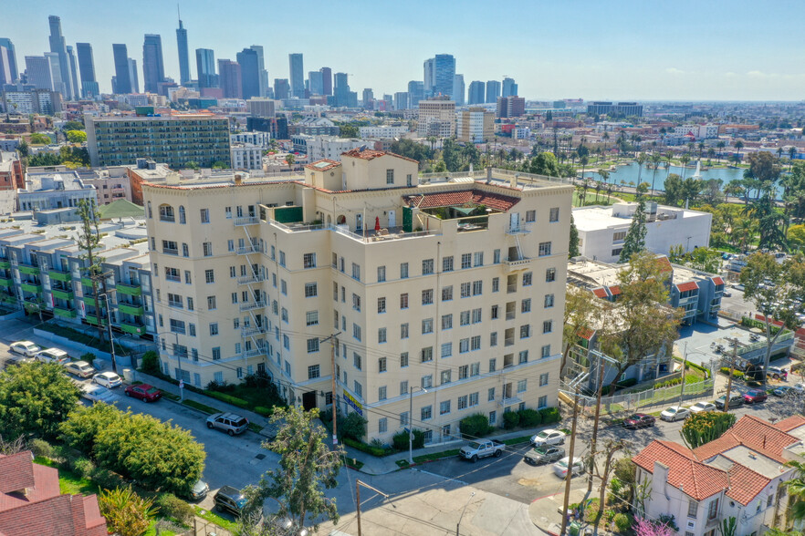 2430 Ocean View Ave, Los Angeles, CA en venta - Foto del edificio - Imagen 2 de 98