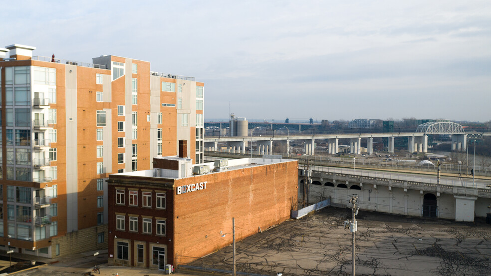 2401 W Superior Viaduct, Cleveland, OH en alquiler - Vista aérea - Imagen 2 de 7