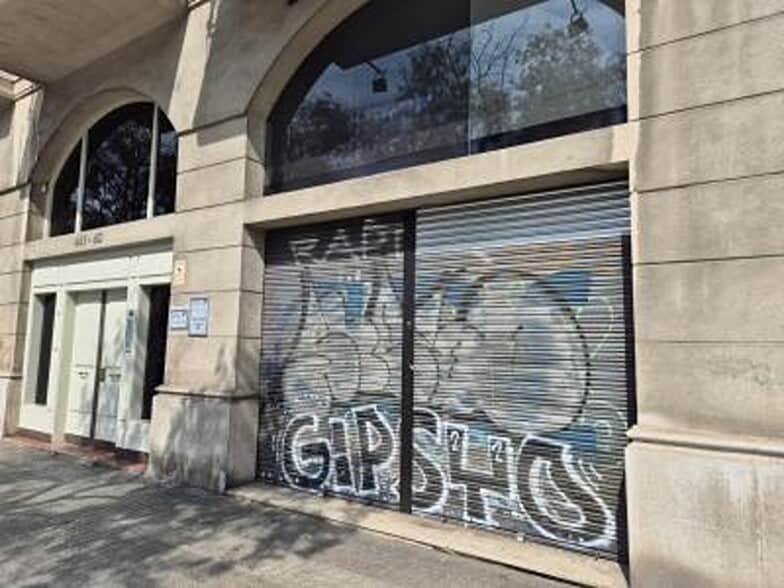 Local en Barcelona, Barcelona en alquiler - Foto del edificio - Imagen 2 de 10