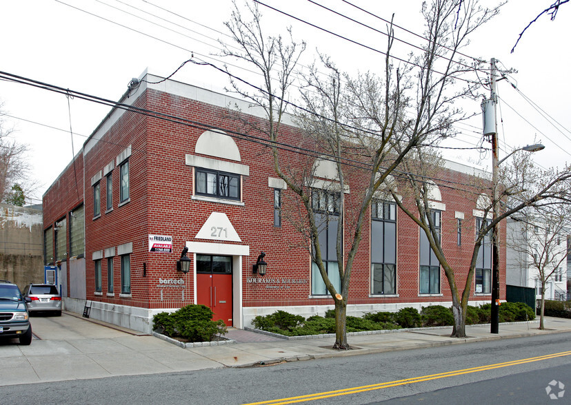 271 Main St, Eastchester, NY en alquiler - Foto del edificio - Imagen 1 de 4