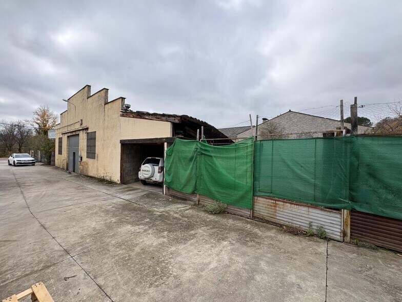 Nave en Ponferrada, León en venta - Foto principal - Imagen 2 de 19