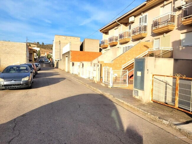 Más detalles de Ronda Blasco Ibáñez, Chella - Local en venta