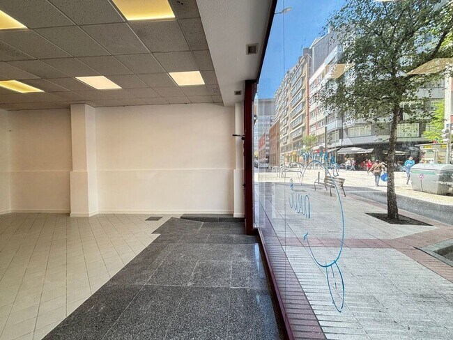 Más detalles de Rúa Alcalde Lens, 31, A Coruña - Local en alquiler