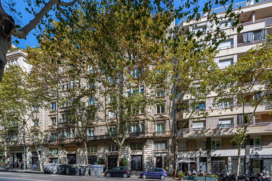 Local en Barcelona, Barcelona en alquiler - Foto del edificio - Imagen 2 de 4