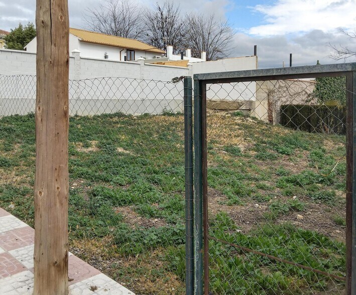 Terreno en Pinos Puente, Granada en venta - Foto del edificio - Imagen 3 de 16