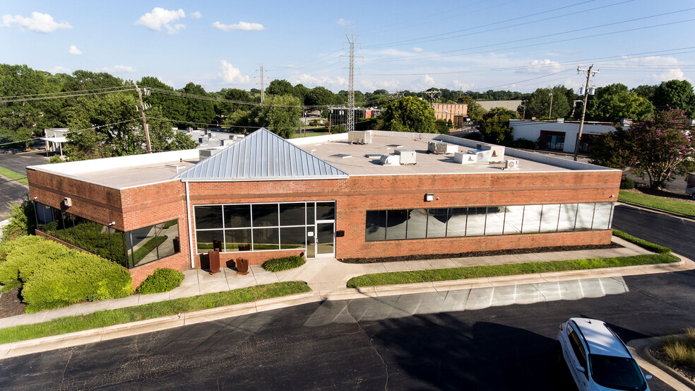 115 Pomona Dr, Greensboro, NC en alquiler - Foto del edificio - Imagen 1 de 59