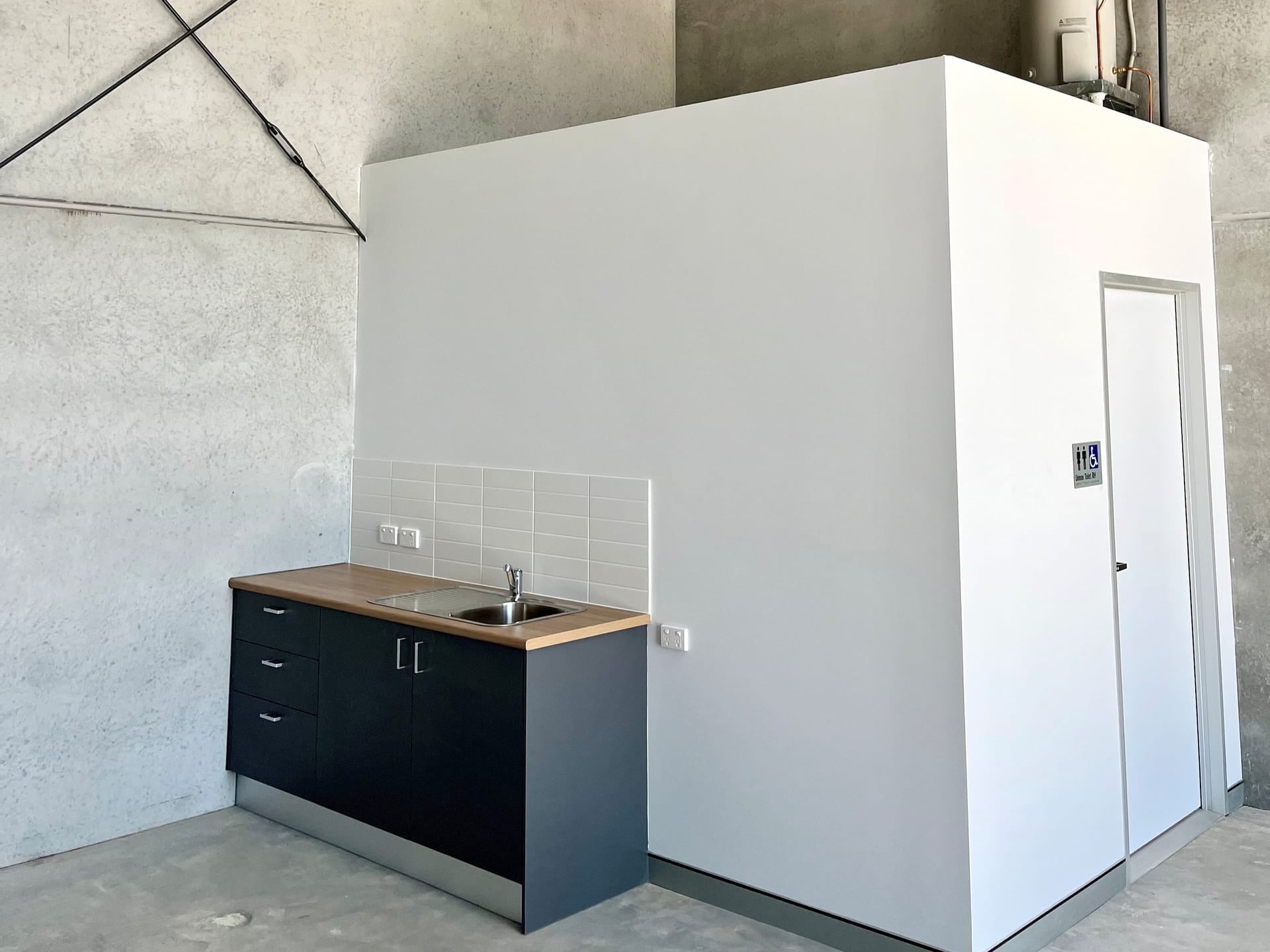 11 Decora Dr, Jilliby en alquiler Foto del interior- Imagen 1 de 2