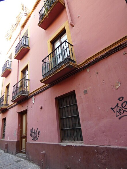 Edificio residencial en Granada en venta - Foto del edificio - Imagen 2 de 38