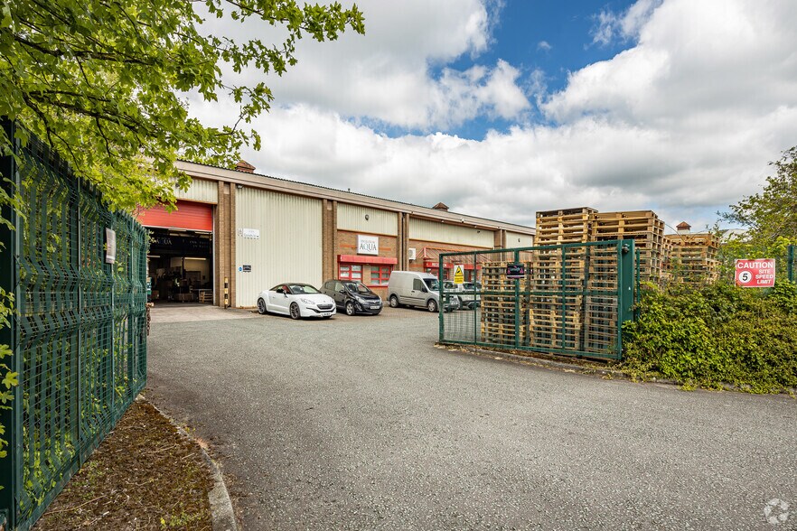 4 Fourmarts Rd, Wigan en alquiler - Foto principal - Imagen 1 de 2