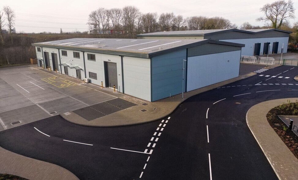 Longford Rd, Exhall en alquiler - Foto del edificio - Imagen 3 de 28