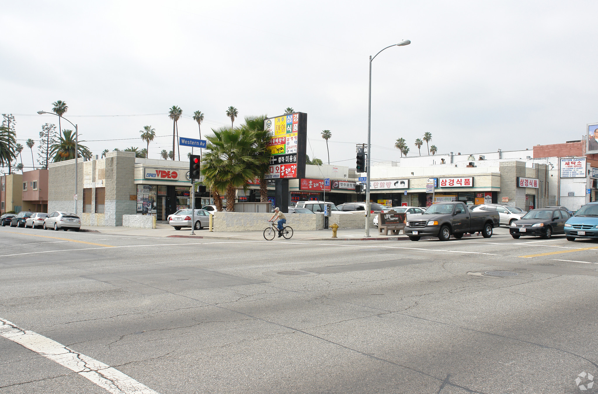 355-365 S Western Ave, Los Angeles, CA en alquiler Foto principal- Imagen 1 de 3