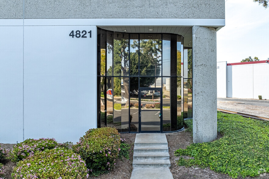 4821-4845 Eastern Ave, Bell, CA en alquiler - Foto del edificio - Imagen 2 de 9