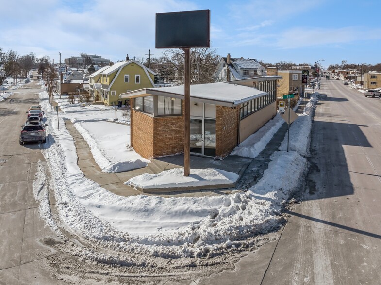 8801 W National Ave, West Allis, WI en venta - Foto del edificio - Imagen 1 de 8