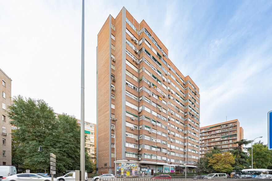 Paseo Santa María de la Cabeza, 85, Madrid, Madrid en venta - Foto del edificio - Imagen 2 de 2