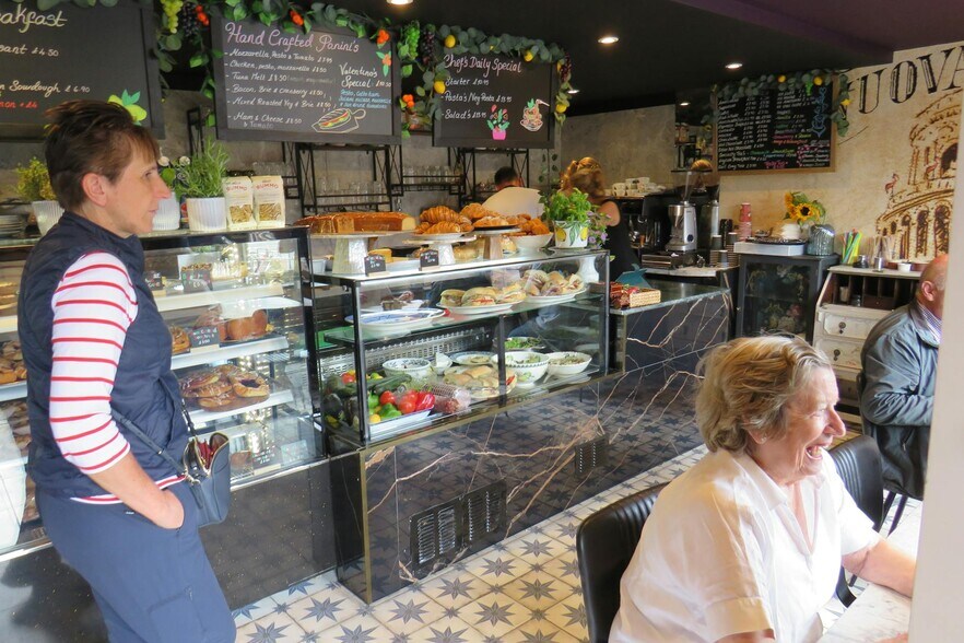 High St, Hartley Wintney en venta - Foto del interior - Imagen 2 de 4