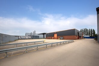 706-707 Stirling Rd, Slough en alquiler Foto del edificio- Imagen 1 de 2