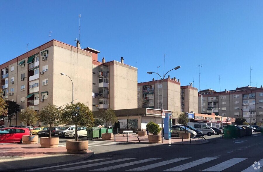 Local en Alcalá de Henares, Madrid en venta - Foto del edificio - Imagen 2 de 2
