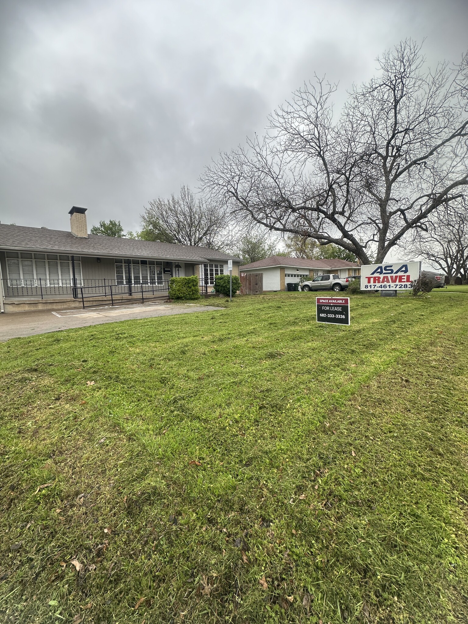 117 E Park Row Dr, Arlington, TX en alquiler Foto del edificio- Imagen 1 de 15