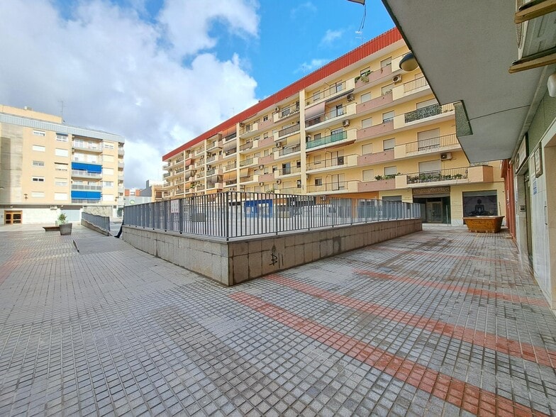 Local en Algemesí, Valencia en venta - Foto del edificio - Imagen 3 de 18