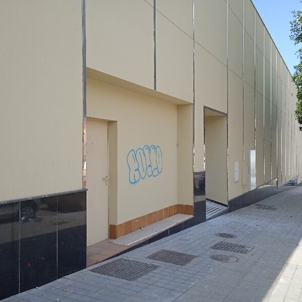 Calle Freniche, Almería, Almería en venta - Foto del edificio - Imagen 1 de 2