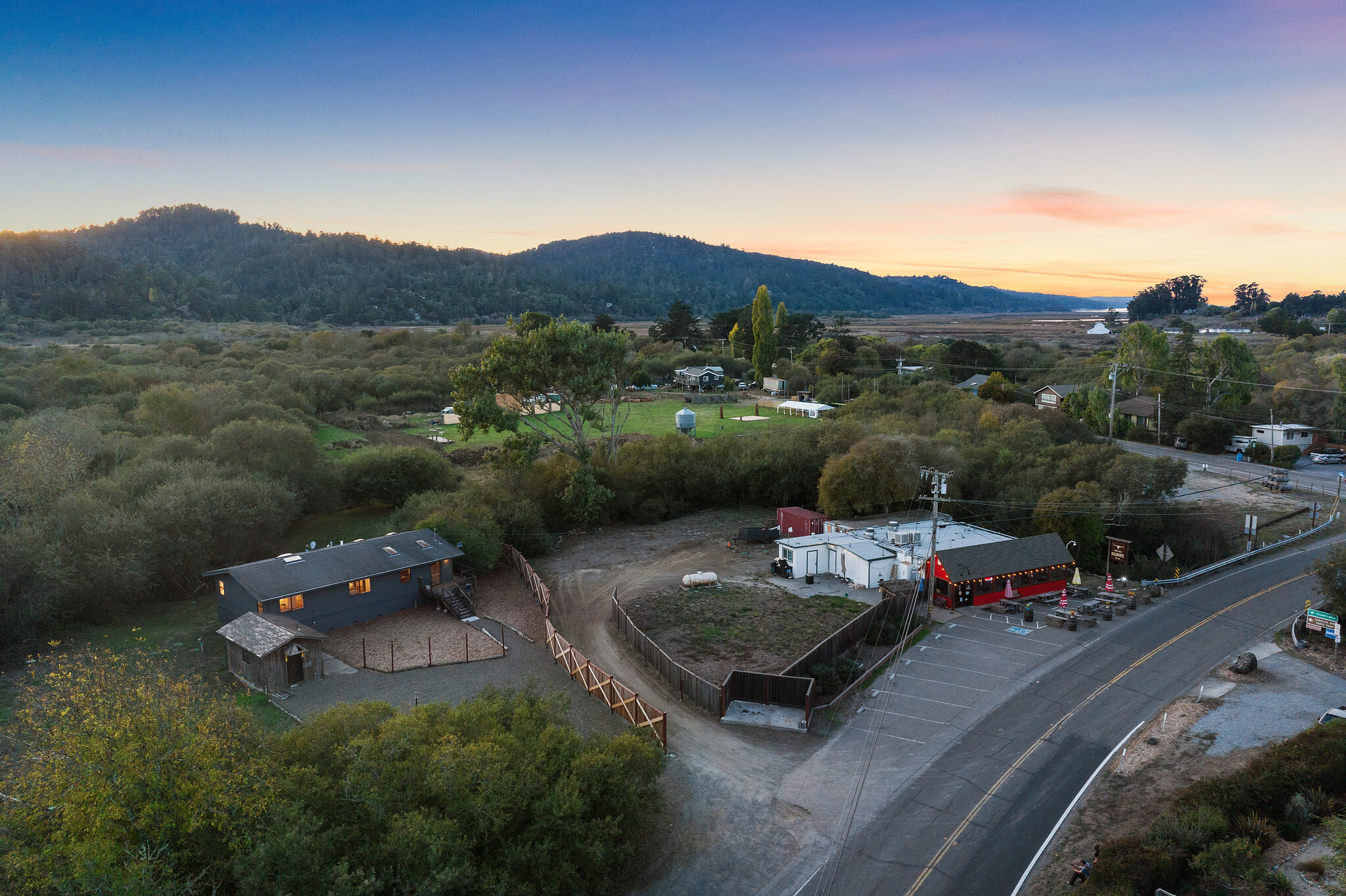 10905 State Route 1, Point Reyes Station, CA en venta Foto del edificio- Imagen 1 de 45