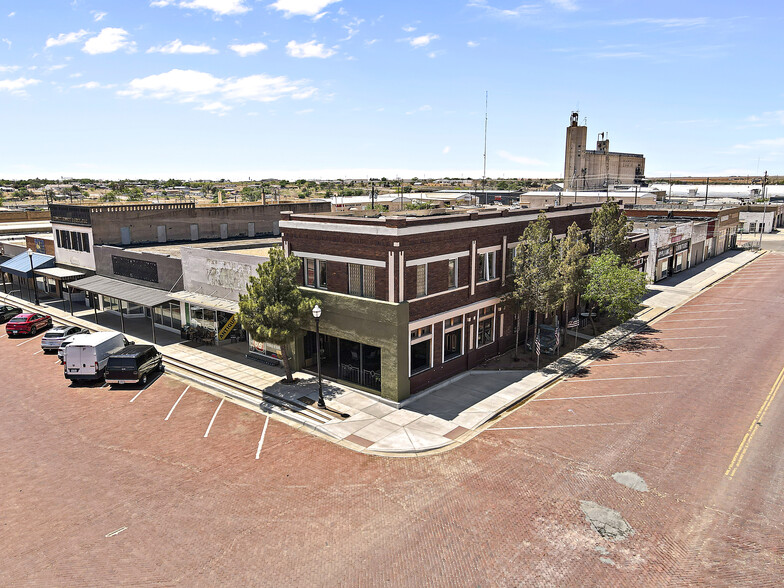 103 S 6th St, Brownfield, TX en venta - Foto del edificio - Imagen 2 de 69