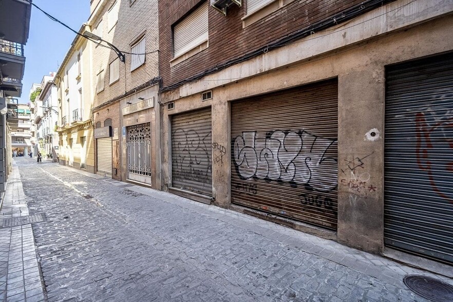 Local en Granada, Granada en venta - Foto del edificio - Imagen 3 de 16