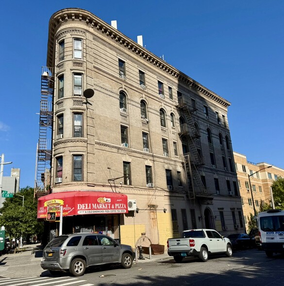 299 E 158th St, Bronx, NY en venta - Foto del edificio - Imagen 1 de 2