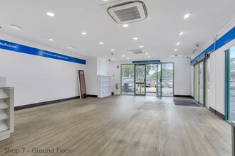 1-5 Queens Rd, Everton Hills en alquiler Foto del interior- Imagen 1 de 3