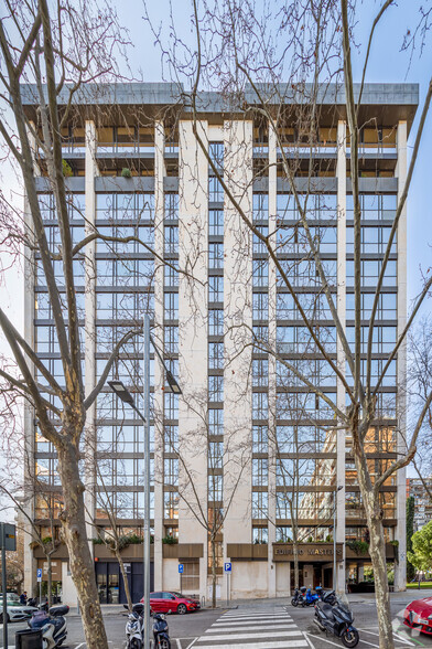 Carrer de Pedro I Pons, 9, Barcelona, Barcelona en venta - Foto del edificio - Imagen 2 de 11