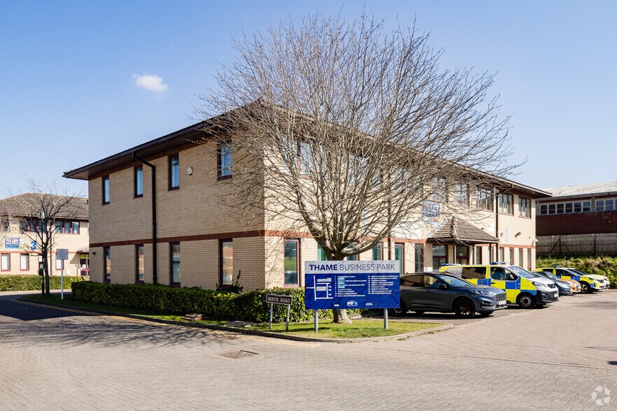 2 Wenman Rd, Thame en venta - Foto del edificio - Imagen 2 de 7