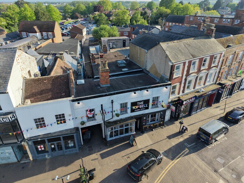 10 Market Sq, Leighton Buzzard en venta - Foto del edificio - Imagen 2 de 13